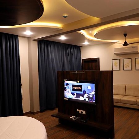 Hotel Nest Bhuj Exterior photo
