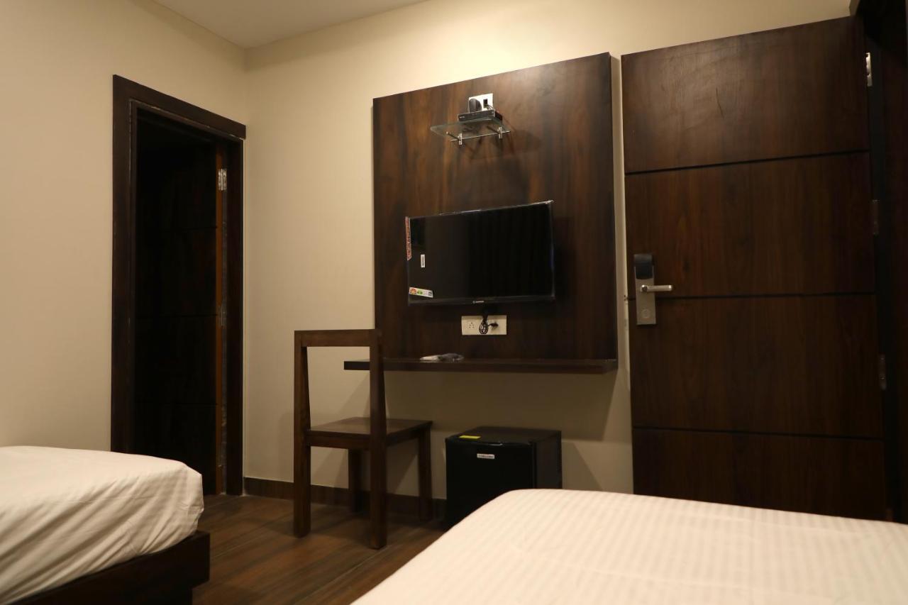Hotel Nest Bhuj Exterior photo