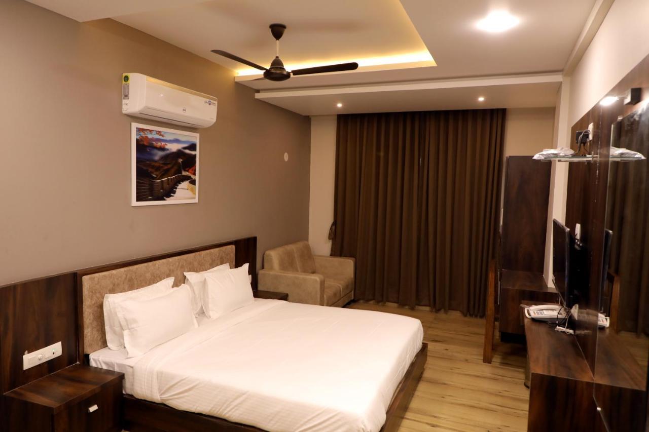 Hotel Nest Bhuj Exterior photo